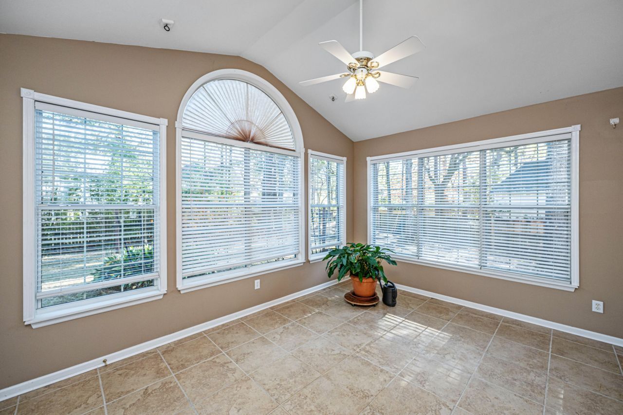 8708 Chamblee Court Photo 23