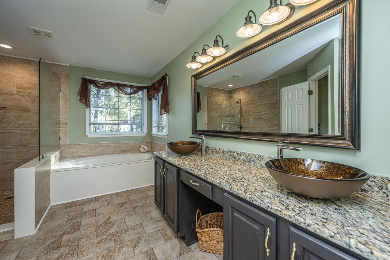 8708 Chamblee Court Photo 31