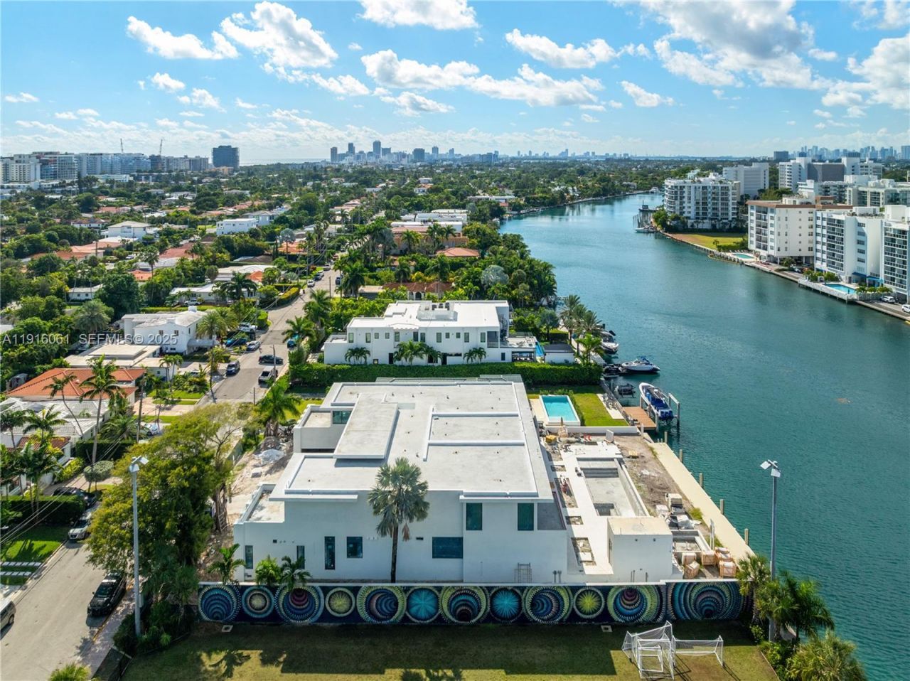 9540 Bay Dr, Surfside, FL 33154 Photo