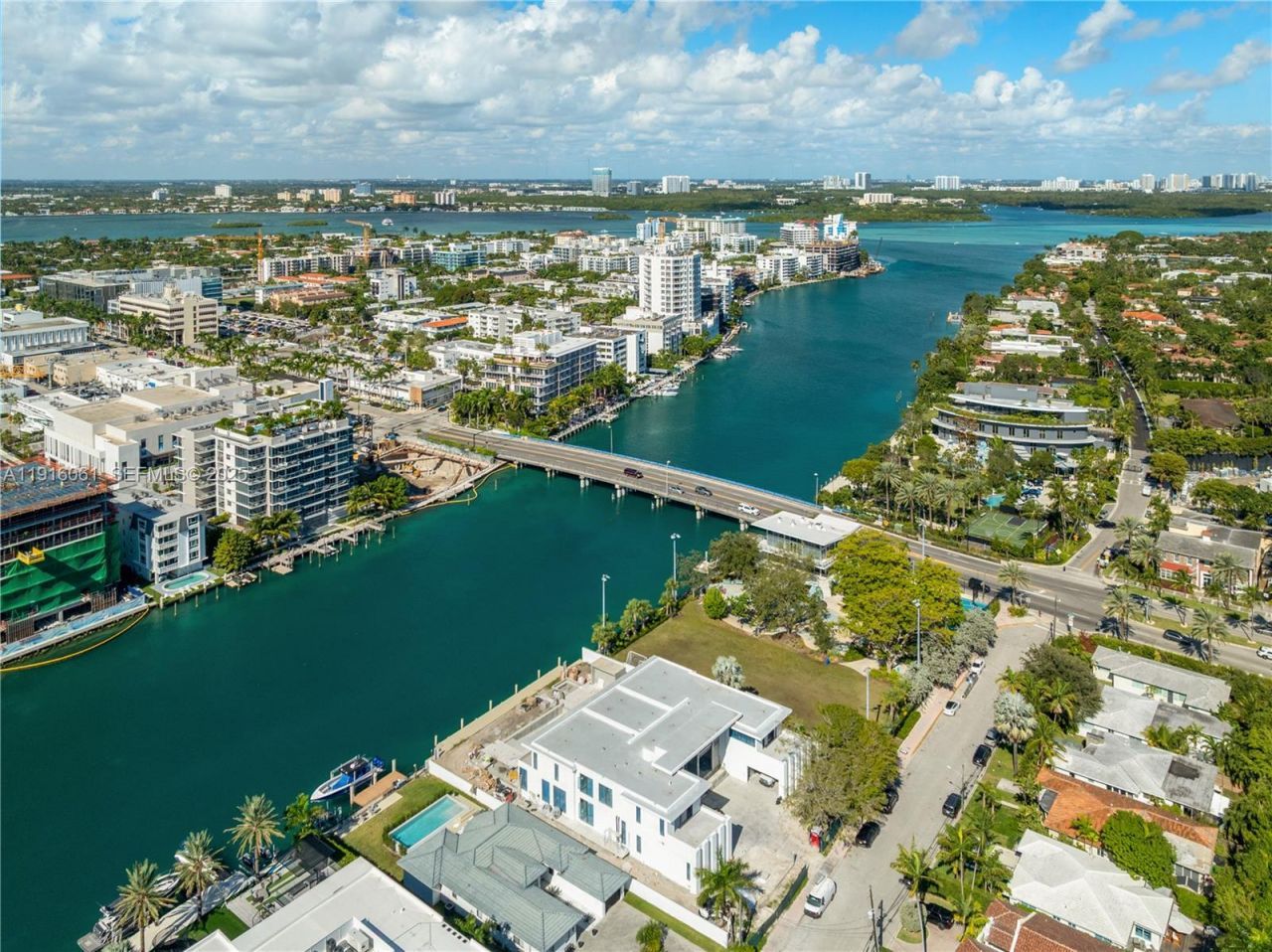 9540 Bay Dr, Surfside, FL 33154 Photo