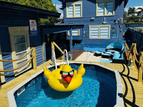 1535 SW 2nd St , Miami, FL 33135