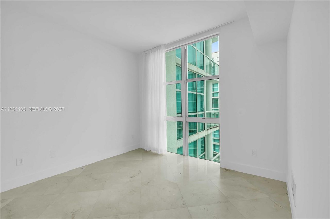 3131 NE 188th St, Unit 2-1005, Aventura, FL 33180 Photo