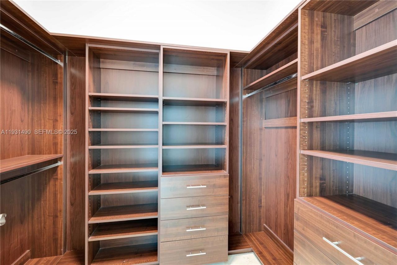 3131 NE 188th St, Unit 2-1005, Aventura, FL 33180 Photo