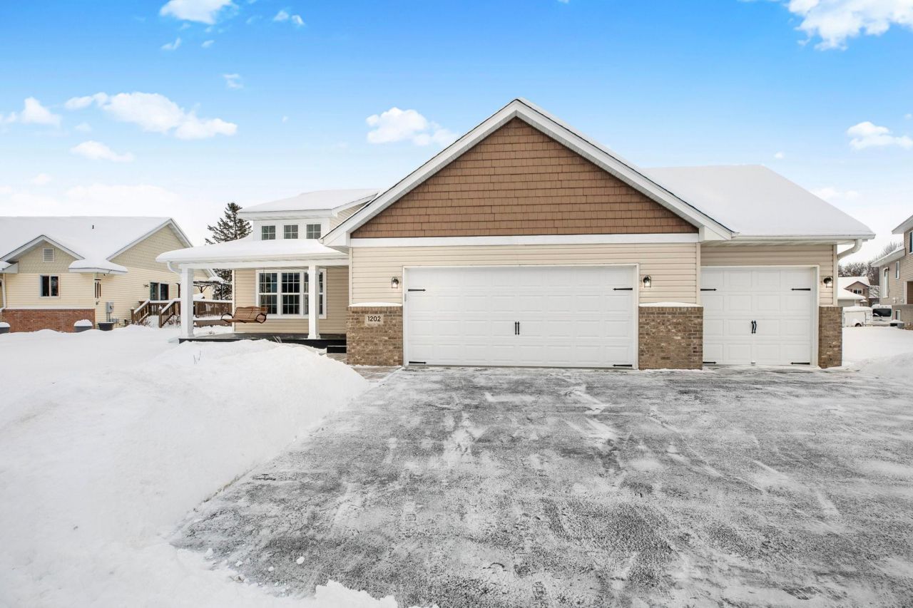 1202 Blossom Boulevard Nw, Isanti, MN 55040 Main Photo
