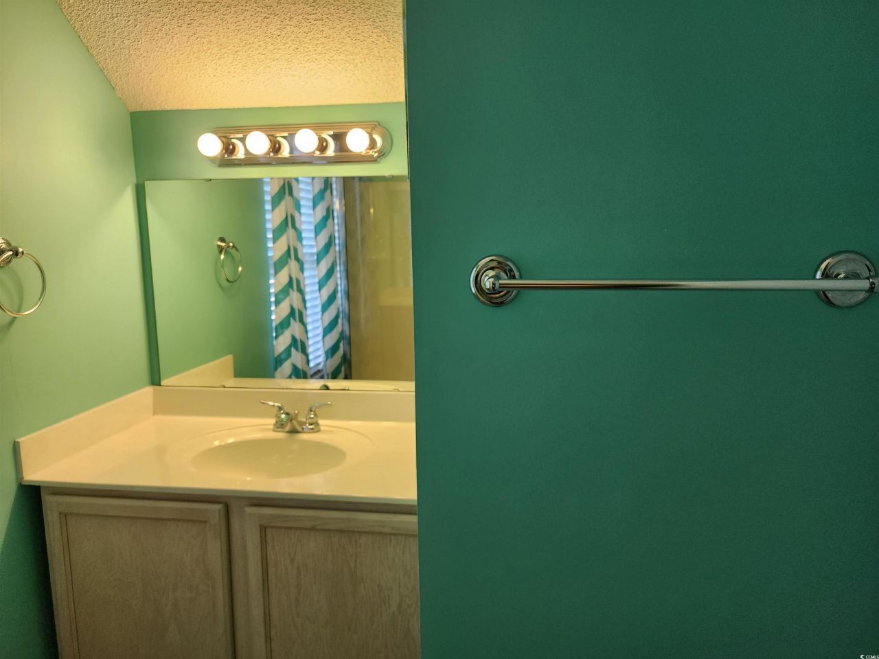 2360 Clandon Dr. Photo 12