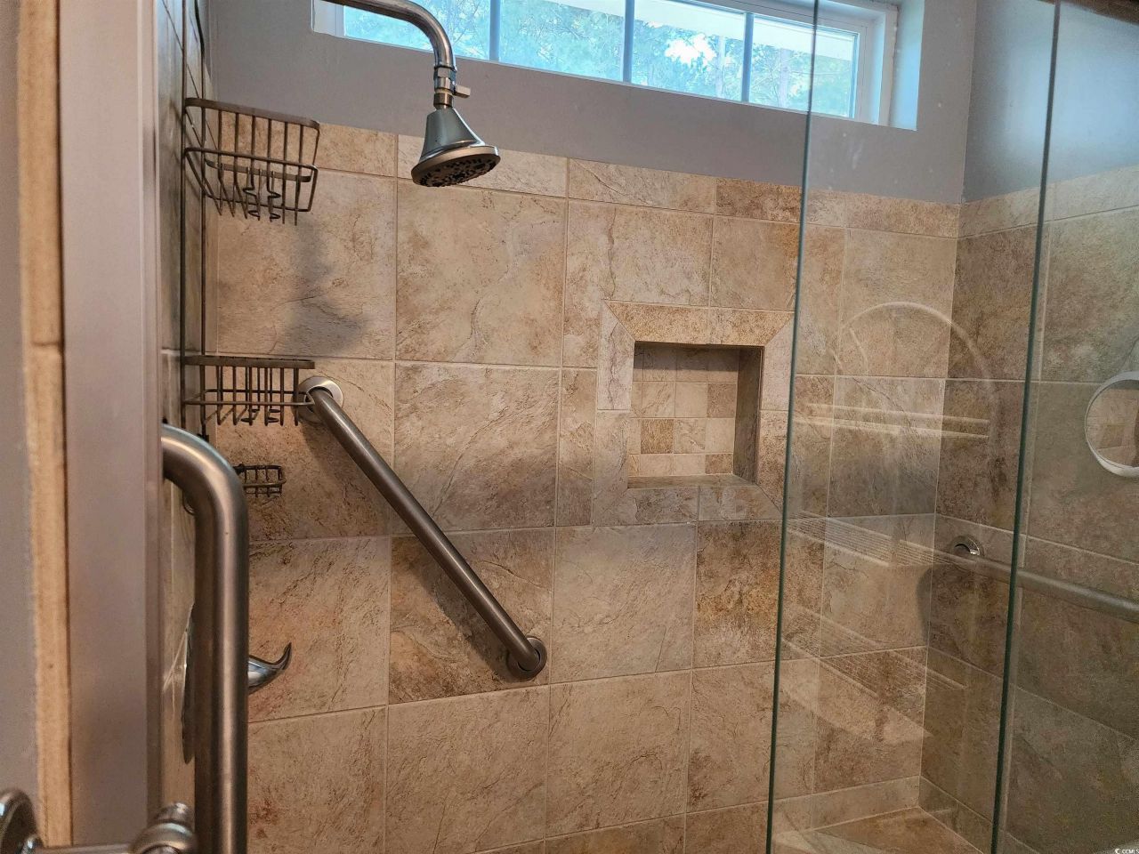 2360 Clandon Dr. Photo 19