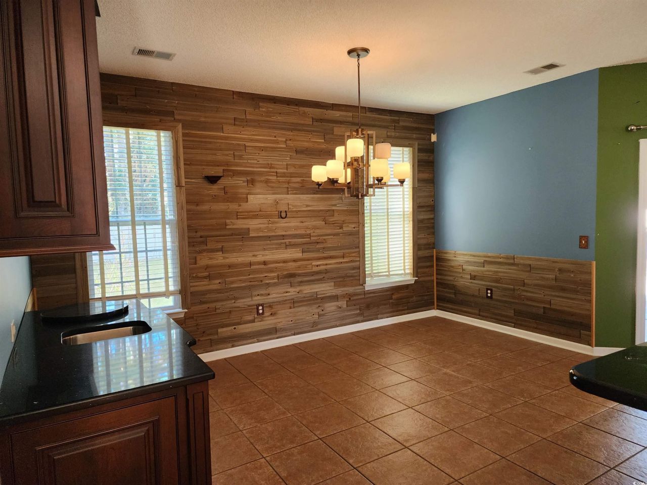 2360 Clandon Dr. Photo 22