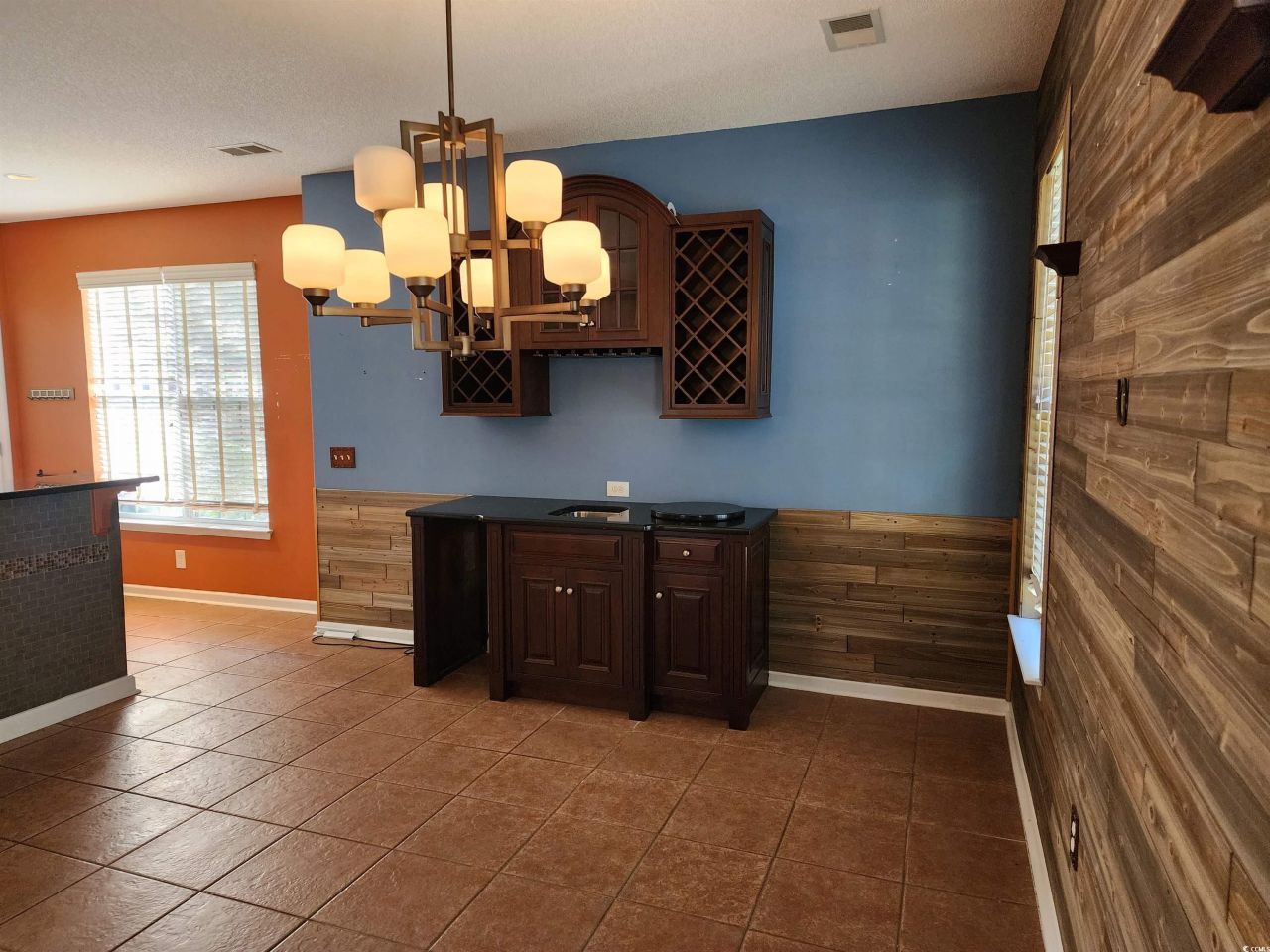 2360 Clandon Dr. Photo 23