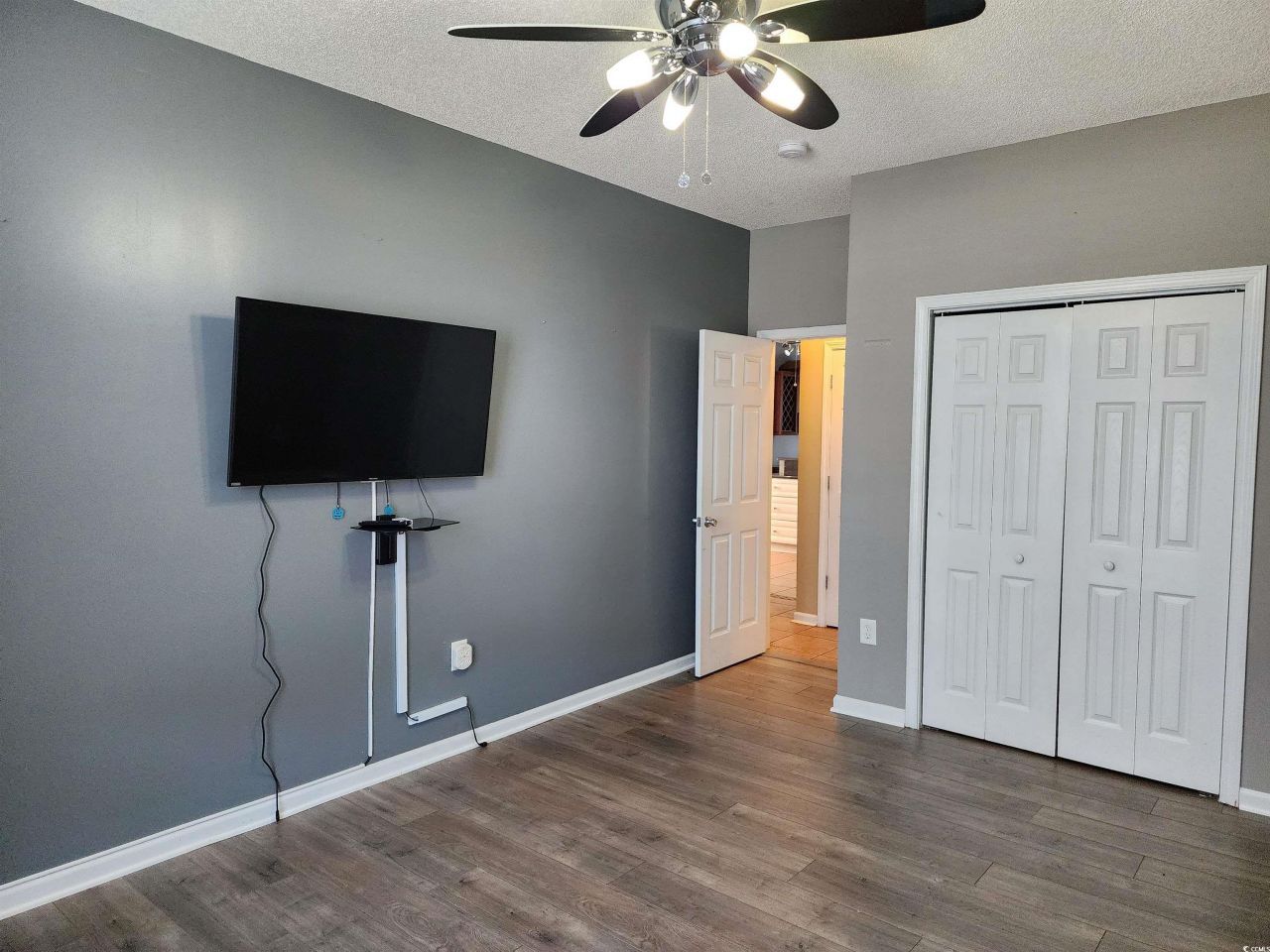 2360 Clandon Dr. Photo 30