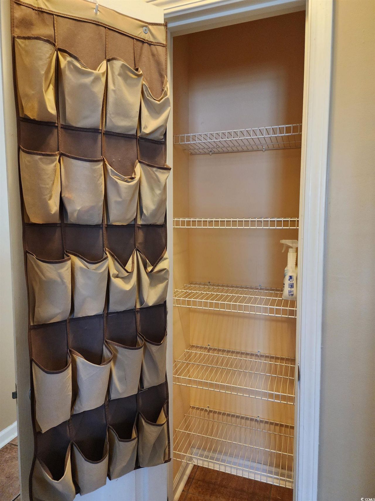 2360 Clandon Dr. Photo 33