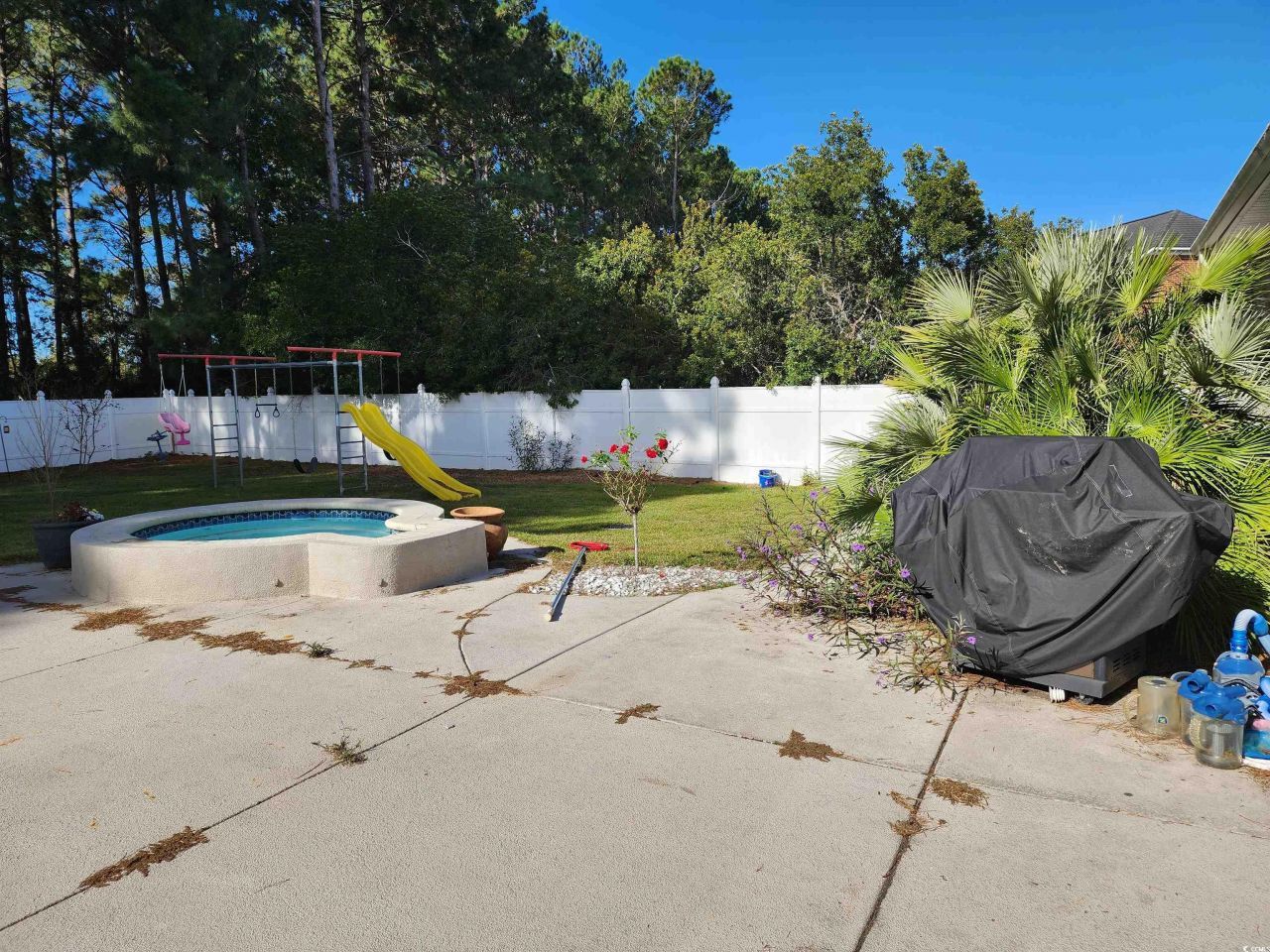 2360 Clandon Dr. Photo 36