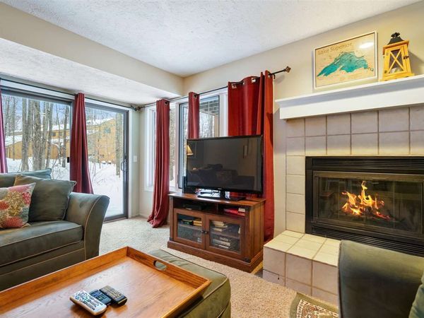 4749 S Pleasantview Road, Unit 121, Harbor Springs, MI 49740