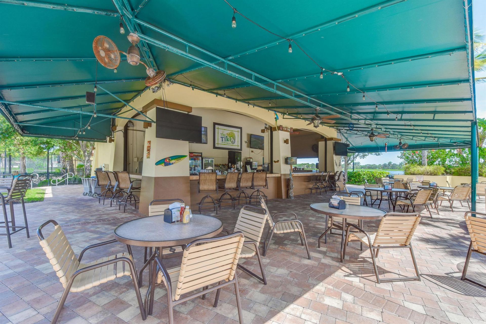 916 Mill Creek Drive, Palm Beach Gardens, FL 33410 Photo