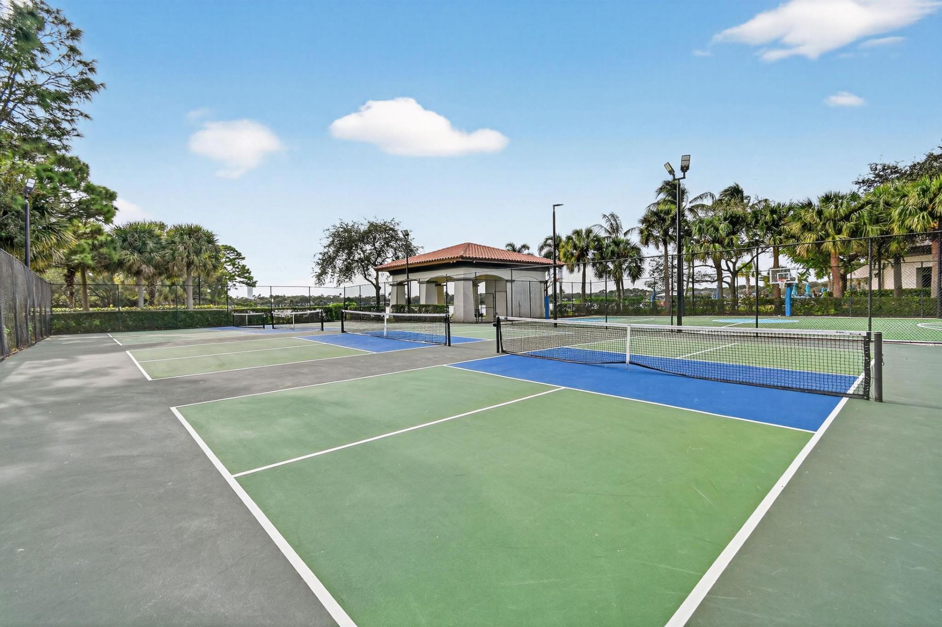 916 Mill Creek Drive, Palm Beach Gardens, FL 33410 Photo