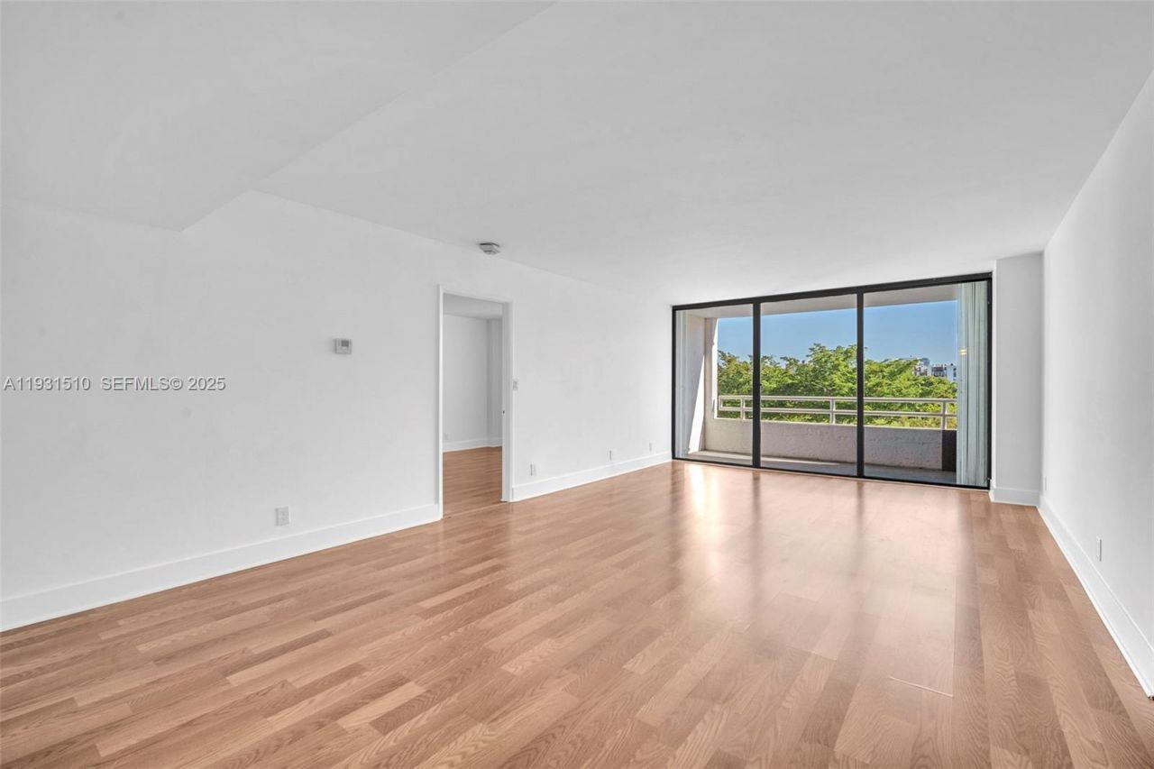 20355 NE 34th Ct, Unit 421, Aventura, FL 33180 Photo