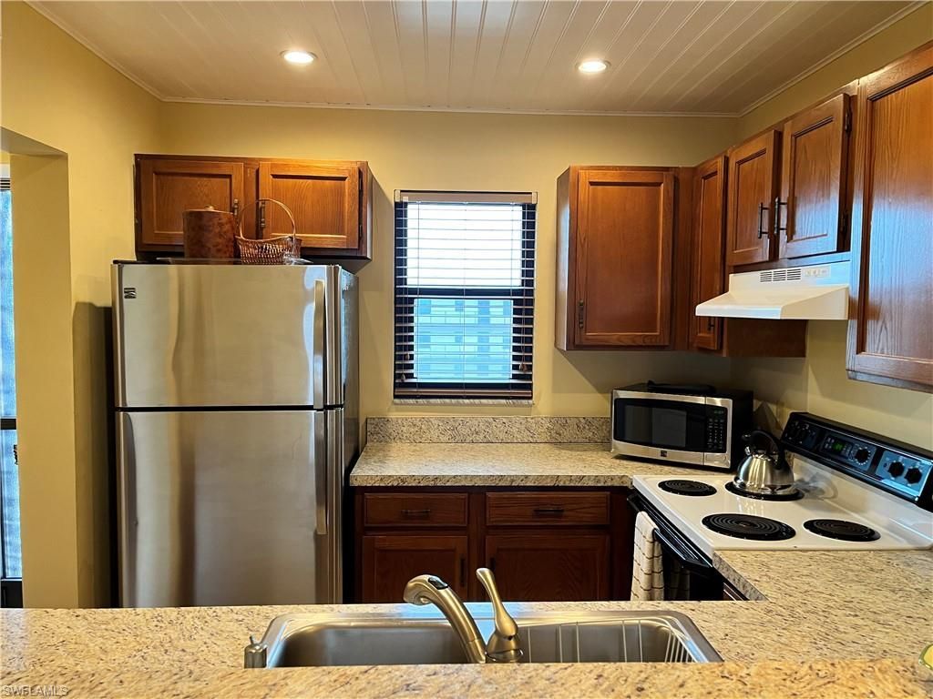 807 River Point Dr, Unit 304D, Naples, FL 34102 Photo