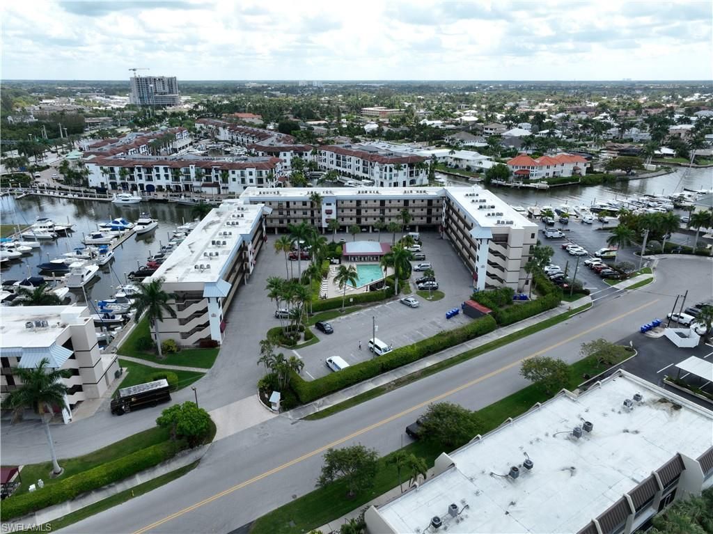 807 River Point Dr, Unit 304D, Naples, FL 34102 Photo