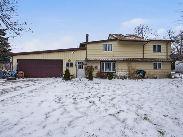 6179 Falkenbury Road, North Branch, MI 48461