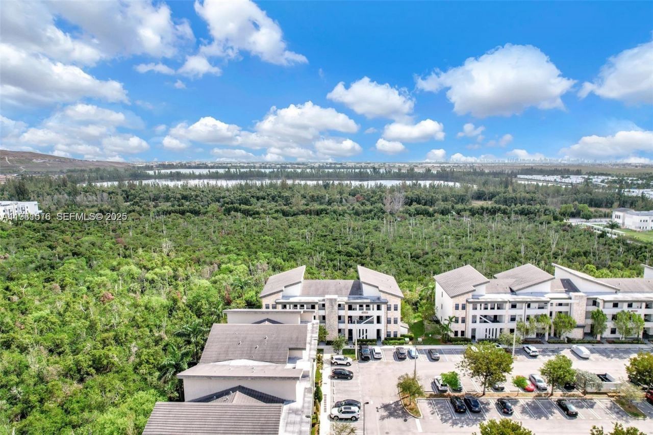 8025 NW 104th Ave, Unit 23, Doral, FL 33178 Photo