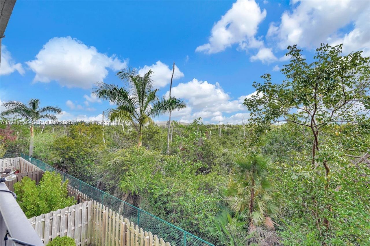 8025 NW 104th Ave, Unit 23, Doral, FL 33178 Photo