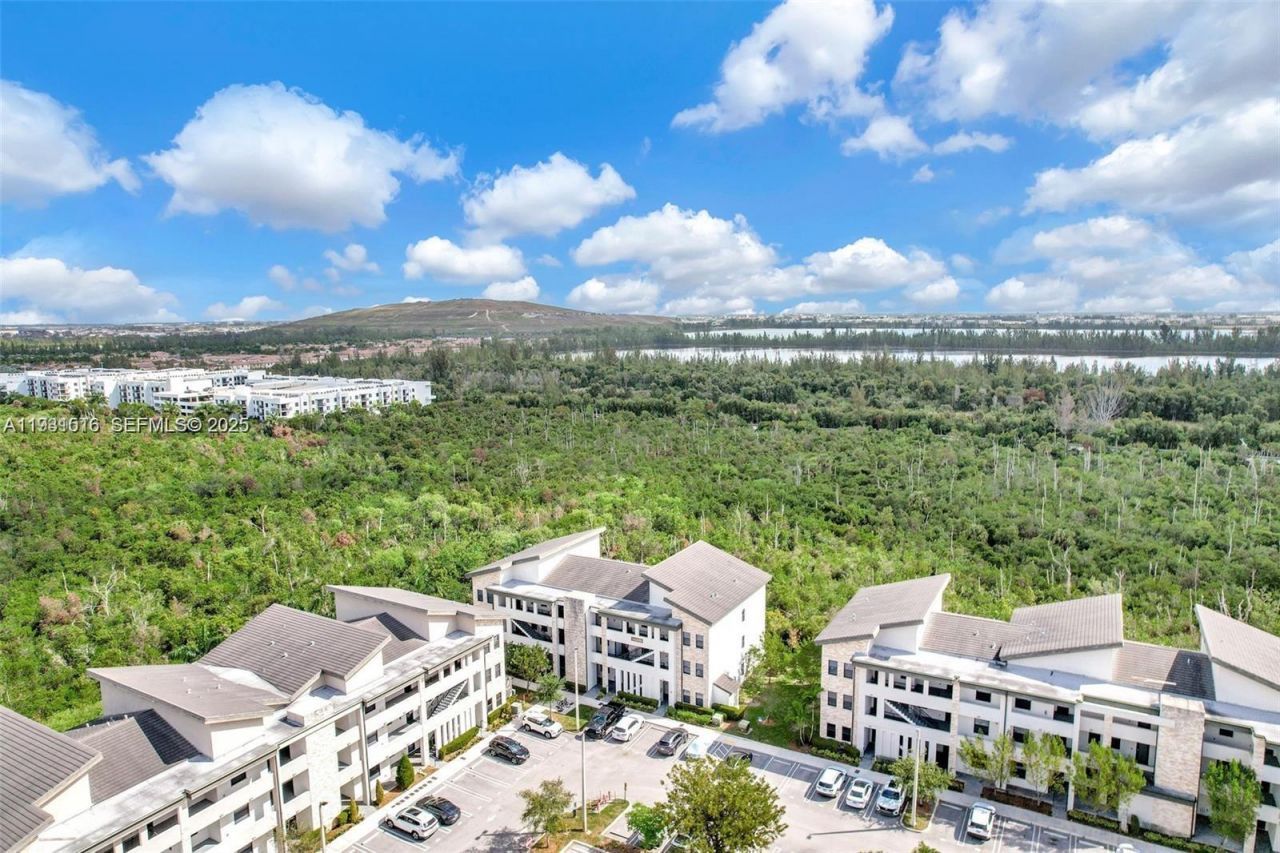 8025 NW 104th Ave, Unit 23, Doral, FL 33178 Photo