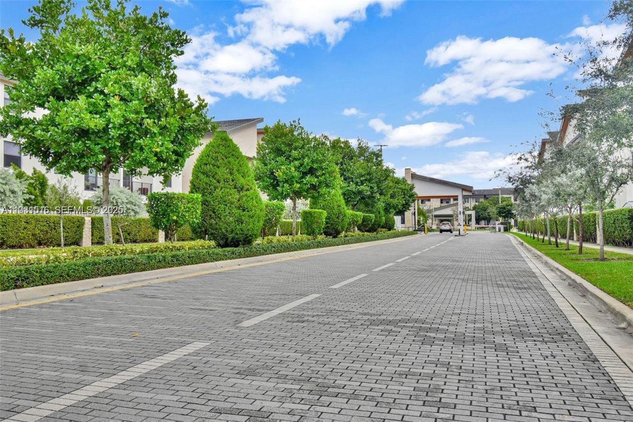 8025 NW 104th Ave, Unit 23, Doral, FL 33178 Photo