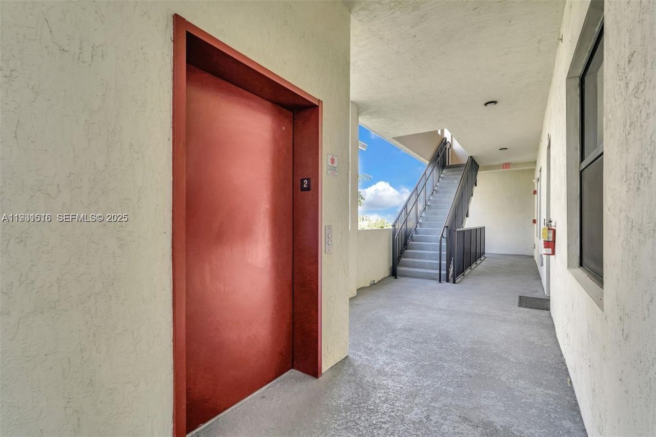 8025 NW 104th Ave, Unit 23, Doral, FL 33178 Photo