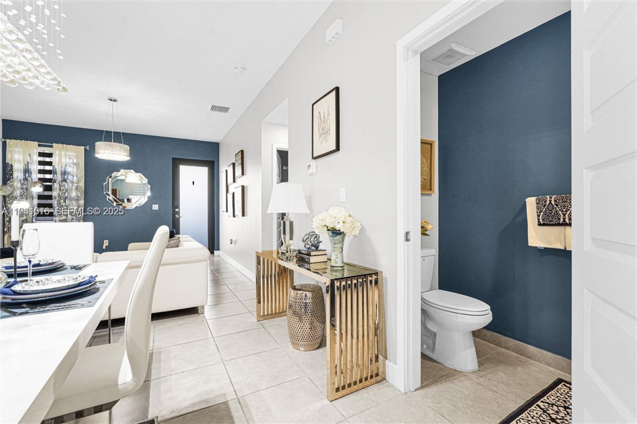 8025 NW 104th Ave, Unit 23, Doral, FL 33178 Photo