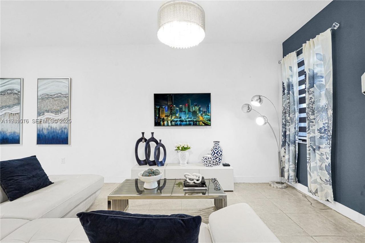 8025 NW 104th Ave, Unit 23, Doral, FL 33178 Photo