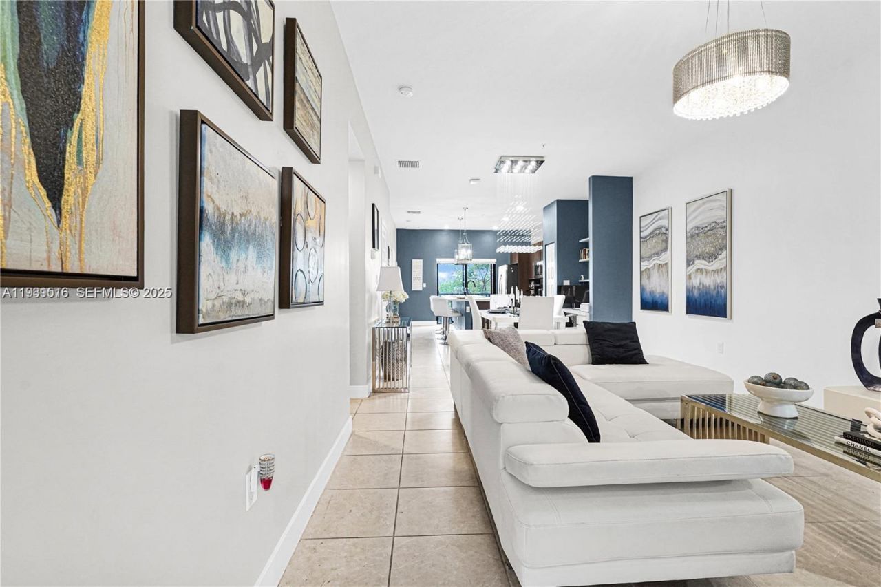 8025 NW 104th Ave, Unit 23, Doral, FL 33178 Photo