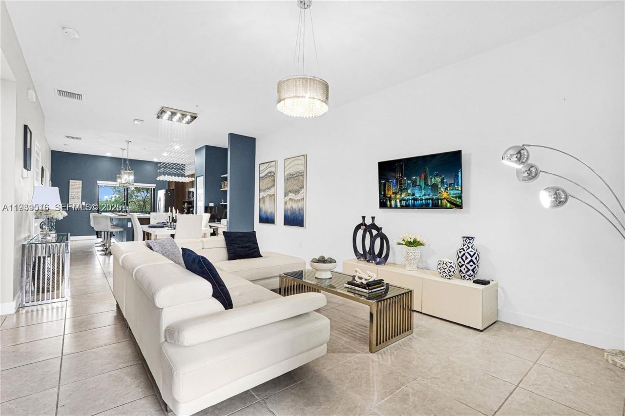 8025 NW 104th Ave, Unit 23, Doral, FL 33178 Photo