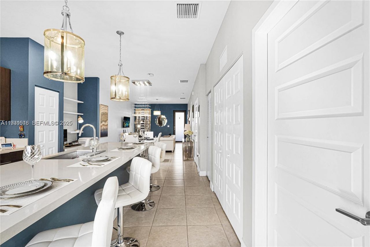 8025 NW 104th Ave, Unit 23, Doral, FL 33178 Photo