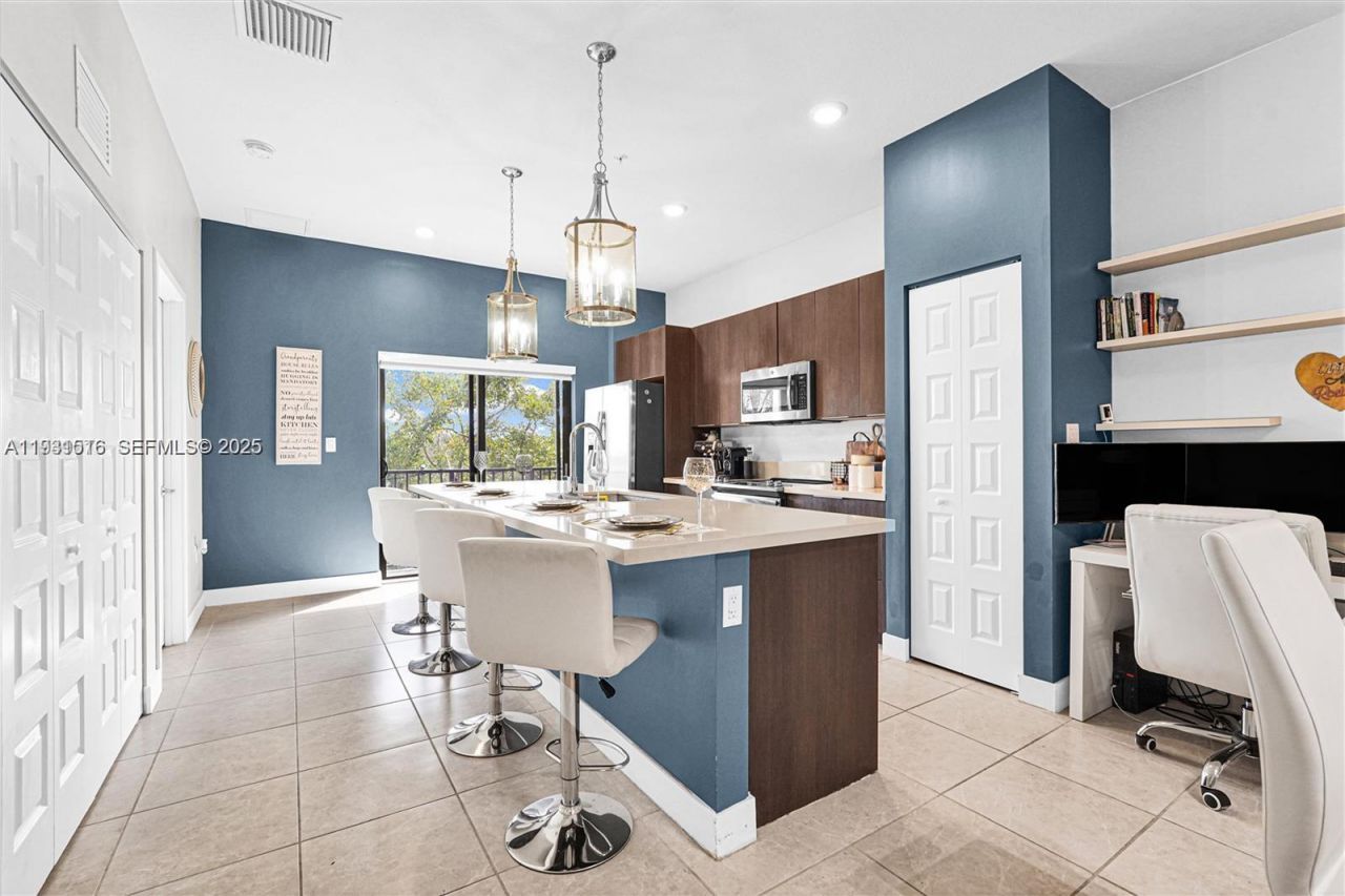 8025 NW 104th Ave, Unit 23, Doral, FL 33178 Photo