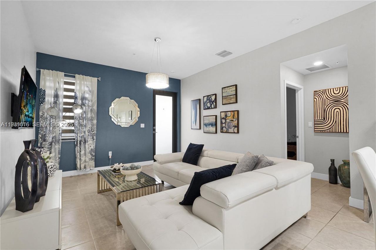 8025 NW 104th Ave, Unit 23, Doral, FL 33178 Photo