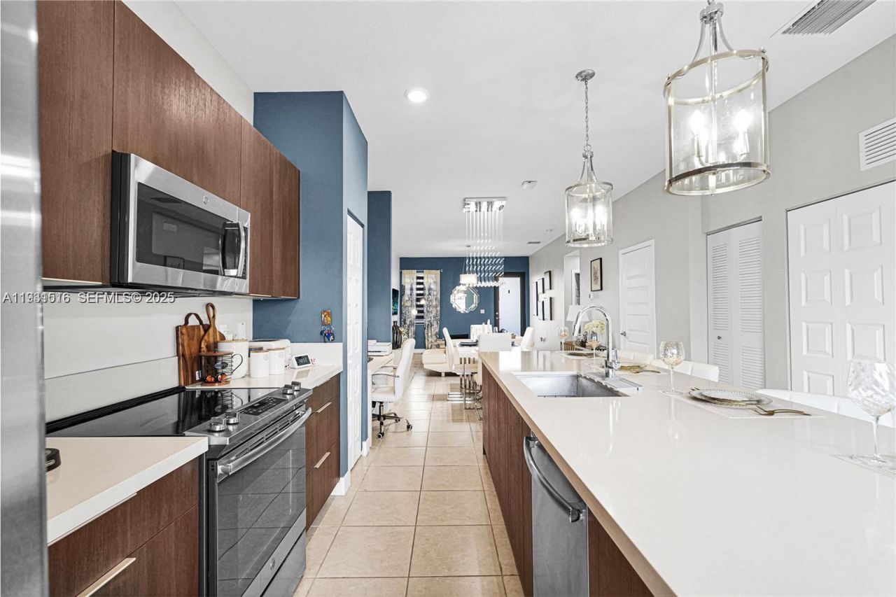 8025 NW 104th Ave, Unit 23, Doral, FL 33178 Photo