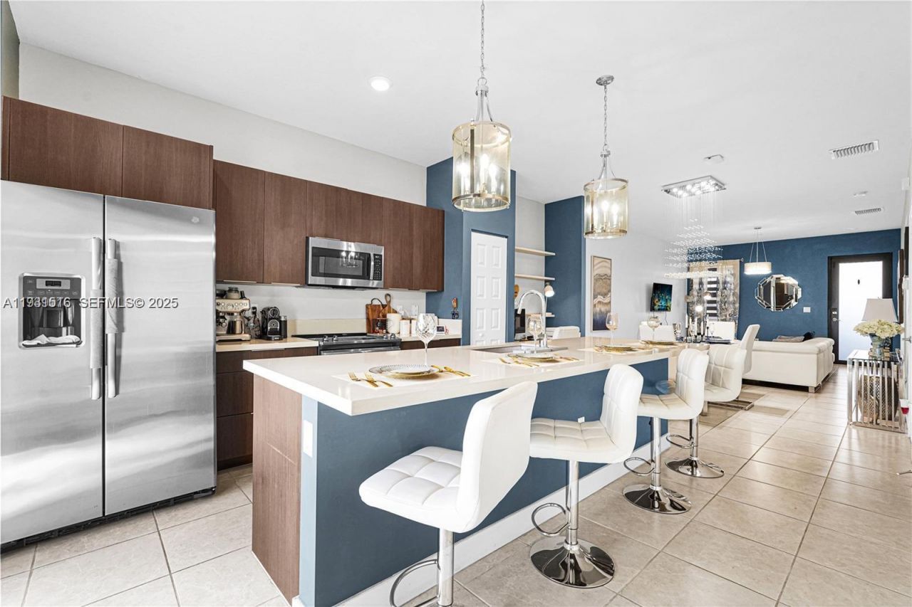 8025 NW 104th Ave, Unit 23, Doral, FL 33178 Photo