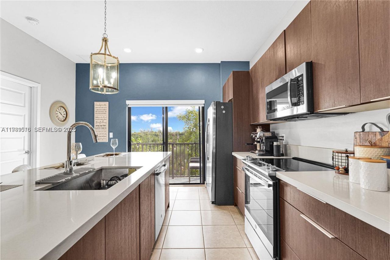 8025 NW 104th Ave, Unit 23, Doral, FL 33178 Photo