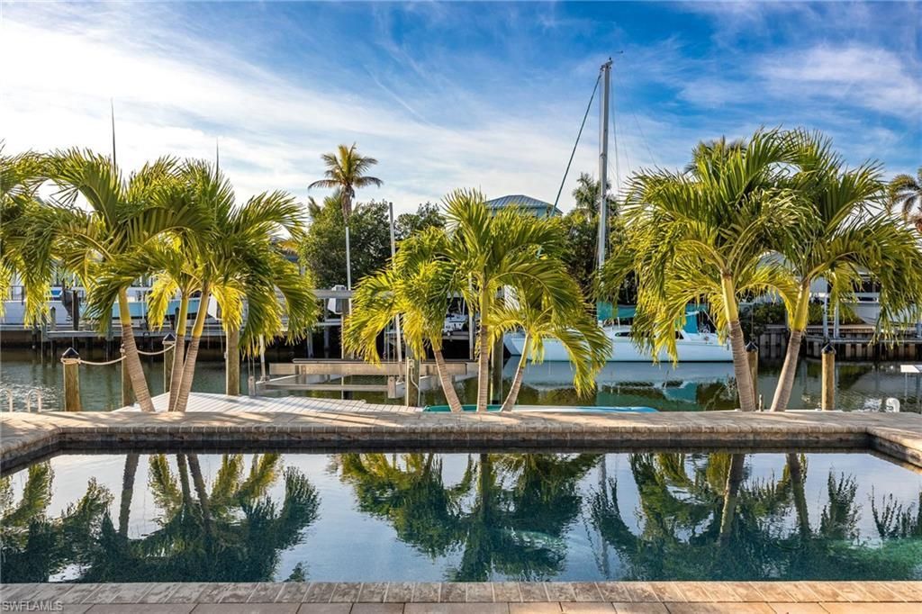 3571 Emerald Ave, Saint James City, FL 33956 Photo