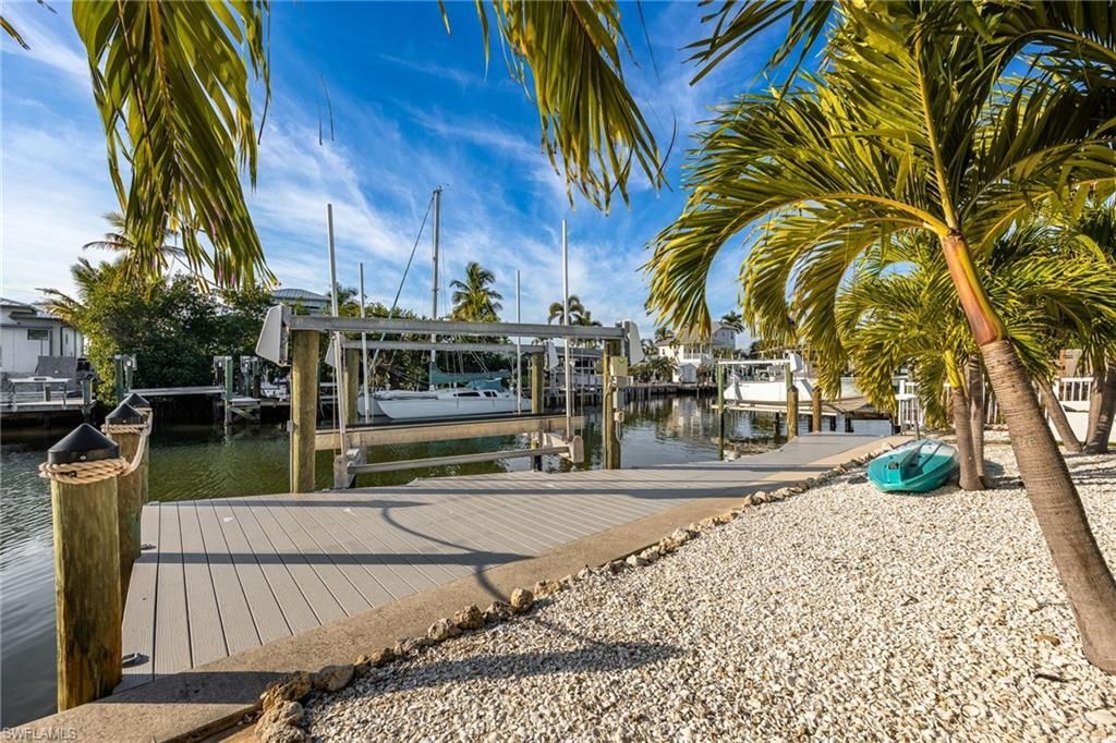 3571 Emerald Ave, Saint James City, FL 33956 Photo