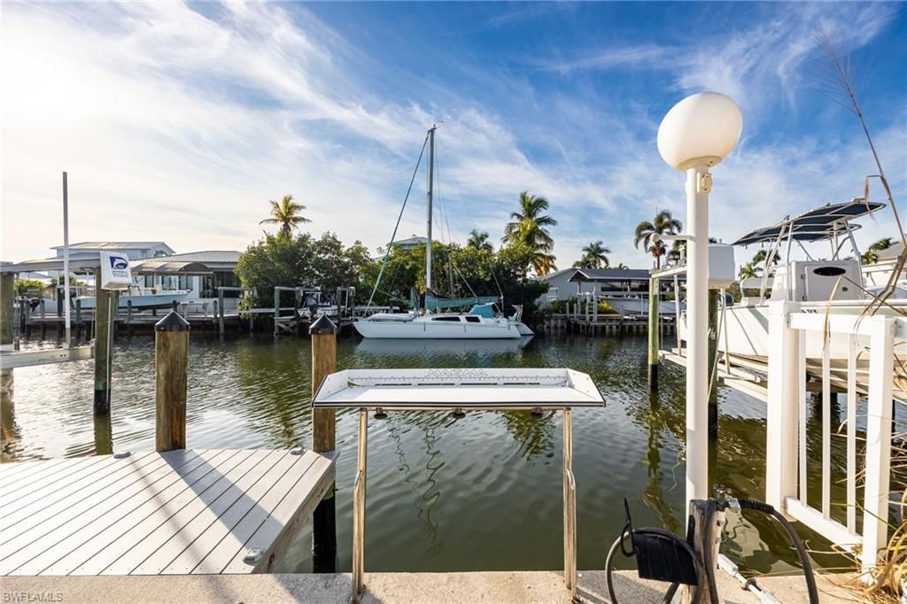 3571 Emerald Ave, Saint James City, FL 33956 Photo