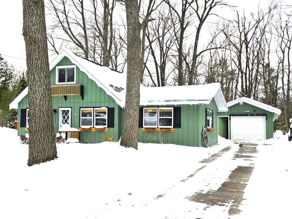 2845 Oak Avenue, Lewiston, MI 49756