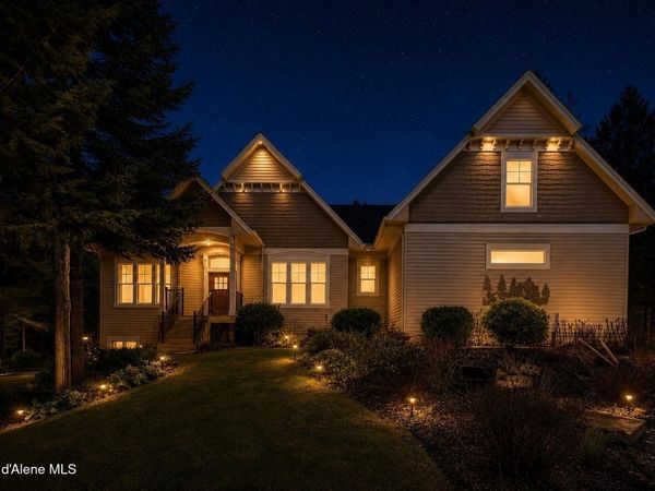 7001 E Chattaroy Rd, Chattaroy, WA 99003