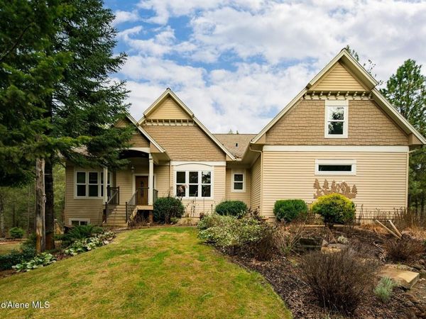 7001 E Chattaroy Rd, Chattaroy, WA 99003