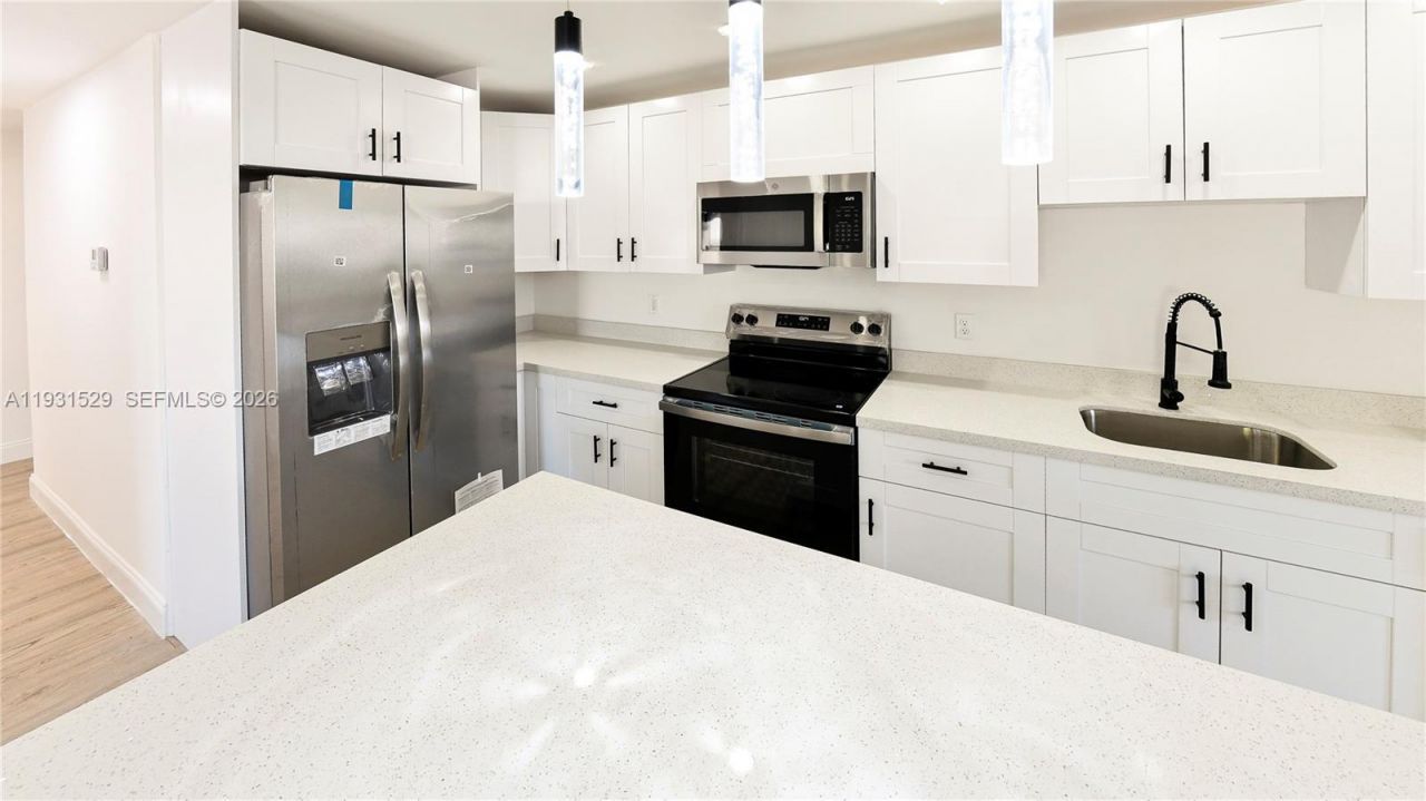 2572 NW 20th St, Fort Lauderdale, FL 33311 Photo