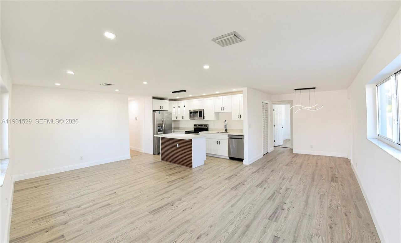 2572 NW 20th St, Fort Lauderdale, FL 33311 Photo