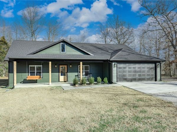 10109 Bordeaux Road, Rogers, AR 72758