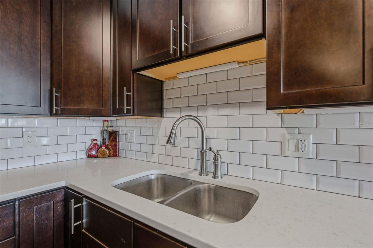 51 Island Way, Unit 311, Clearwater Beach, FL 33767 Photo