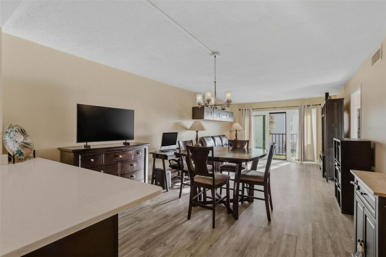 51 Island Way, Unit 311, Clearwater Beach, FL 33767 Photo