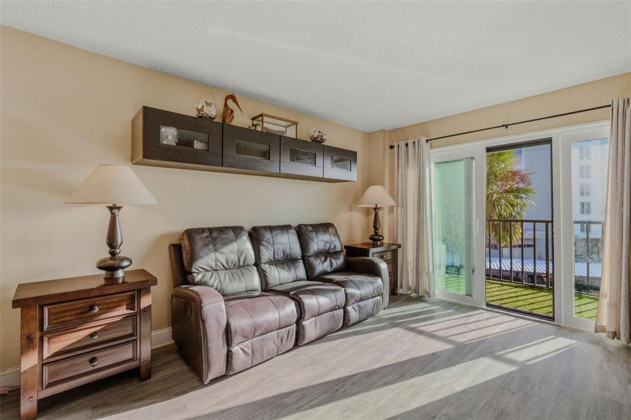 51 Island Way, Unit 311, Clearwater Beach, FL 33767 Photo