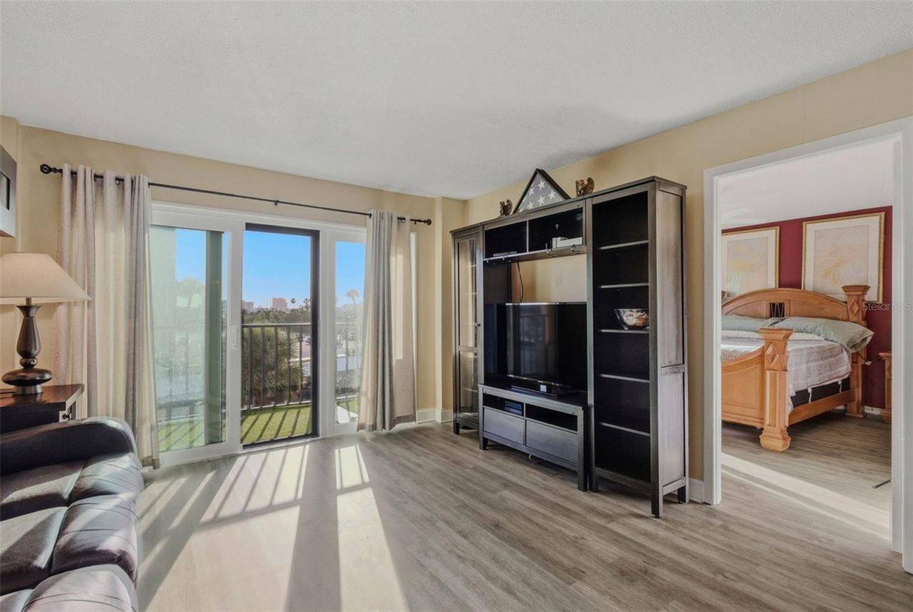 51 Island Way, Unit 311, Clearwater Beach, FL 33767 Photo
